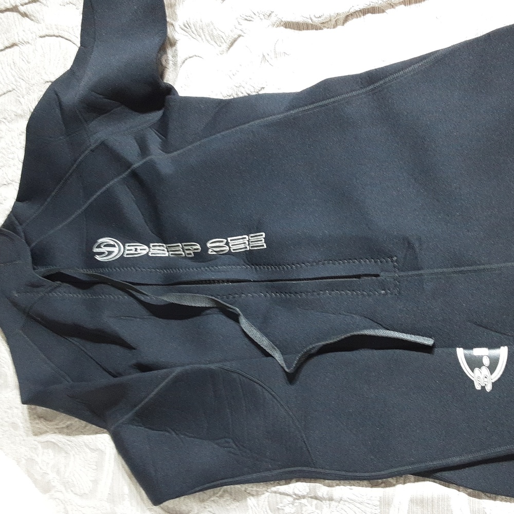 Wet suit